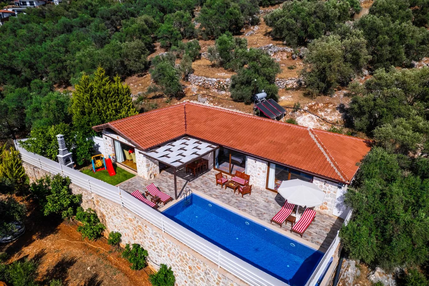 TY 142 Villa Fesli görsel 1