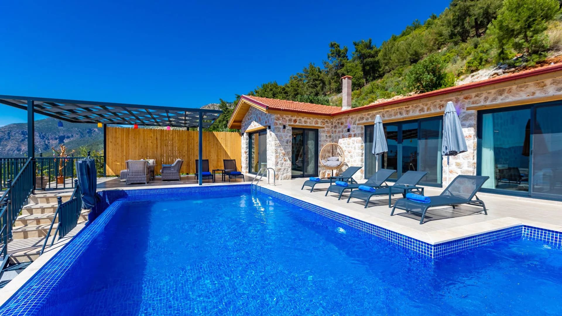 TY 154 Villa Pona görsel 1