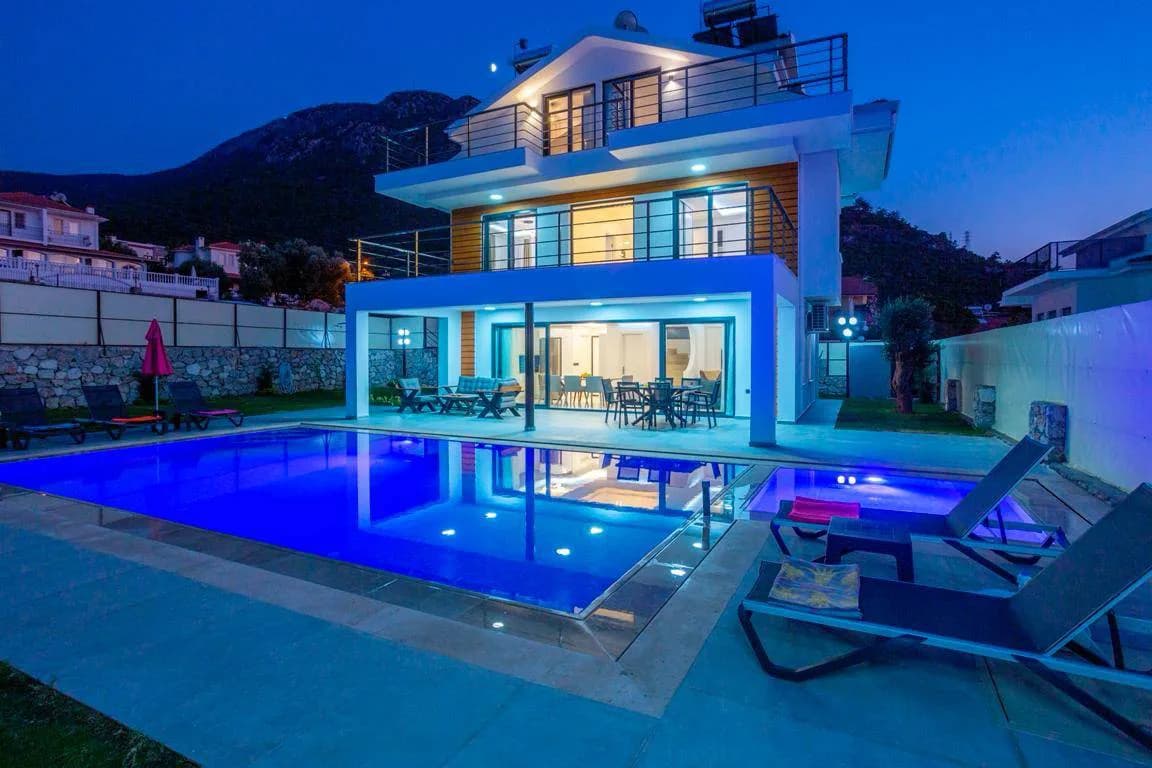 Fethiye Ölüdeniz'de Sakin Konumda, Özel Havuzlu, Konforlu Villa görsel 1