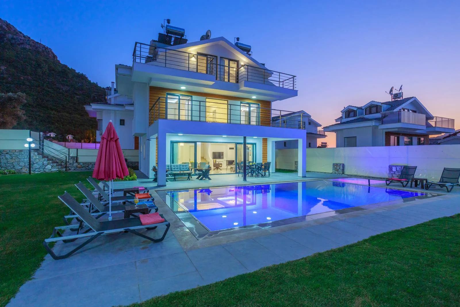 Fethiye Ölüdeniz'de Sakin Konumda, Özel Havuzlu, Konforlu Villa görsel 2