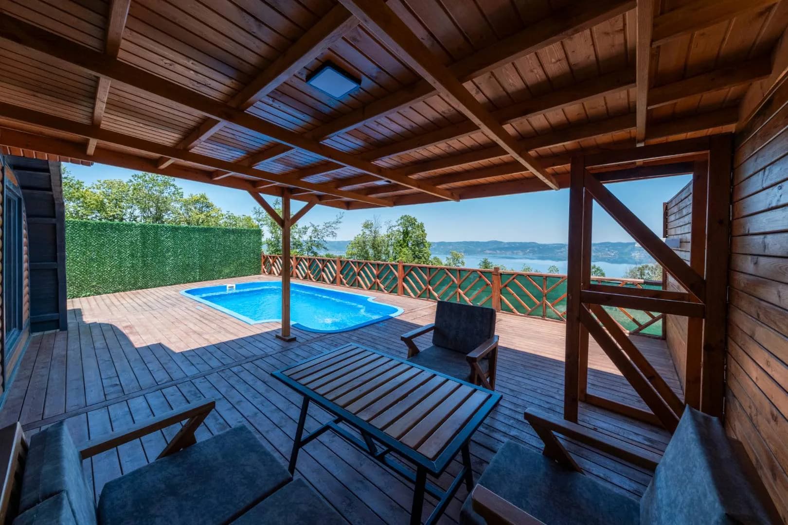 Sapanca Nailiye'de Doğa İçerisinde, Isıtmalı Havuzlu, Konforlu Villa görsel 3