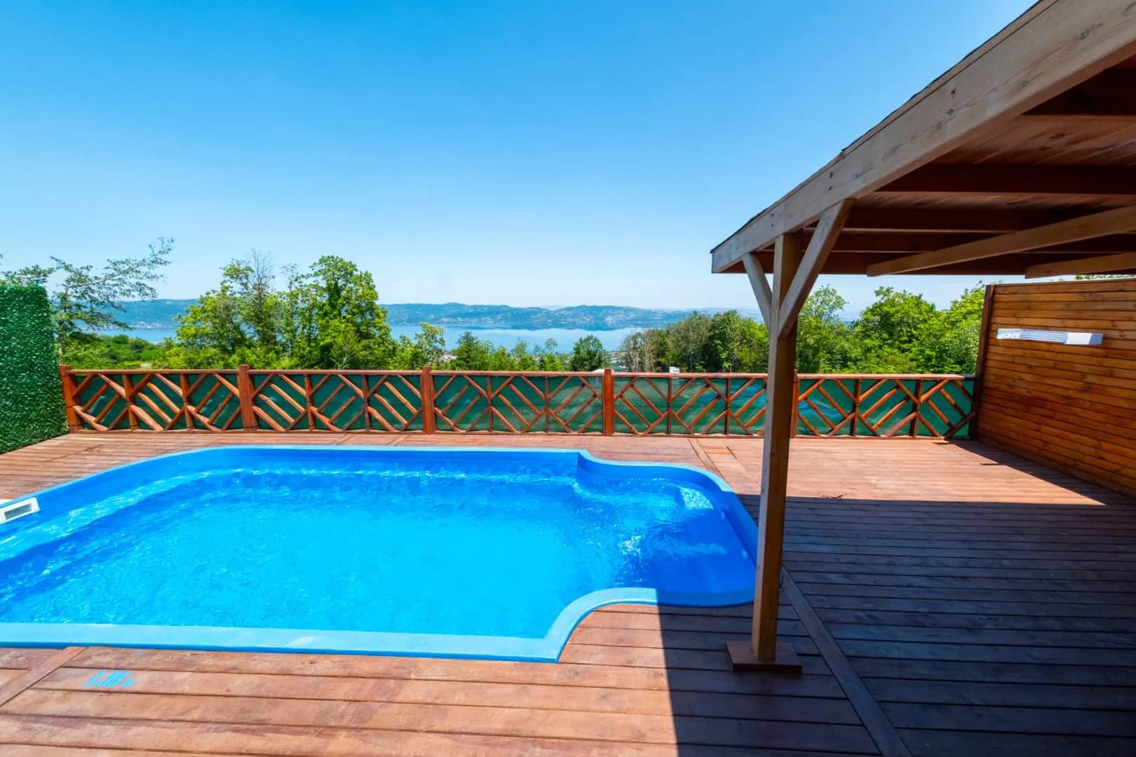 Sapanca Nailiye'de Doğa İçerisinde, Isıtmalı Havuzlu, Konforlu Villa görsel 1