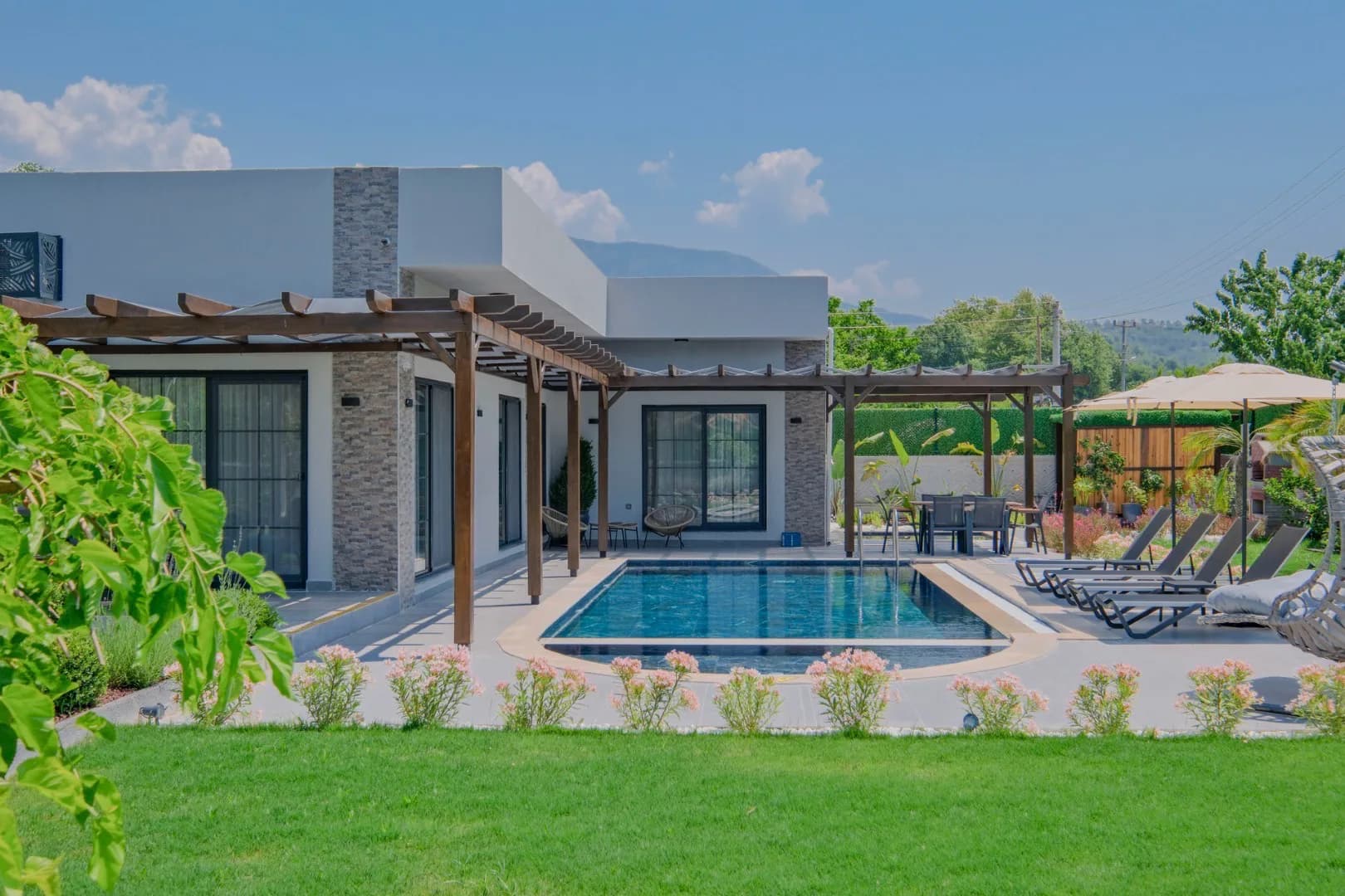 Fethiye İnlice'de Yeşillikler İçerisinde, Özel Havuzlu, Saunalı Villa görsel 1