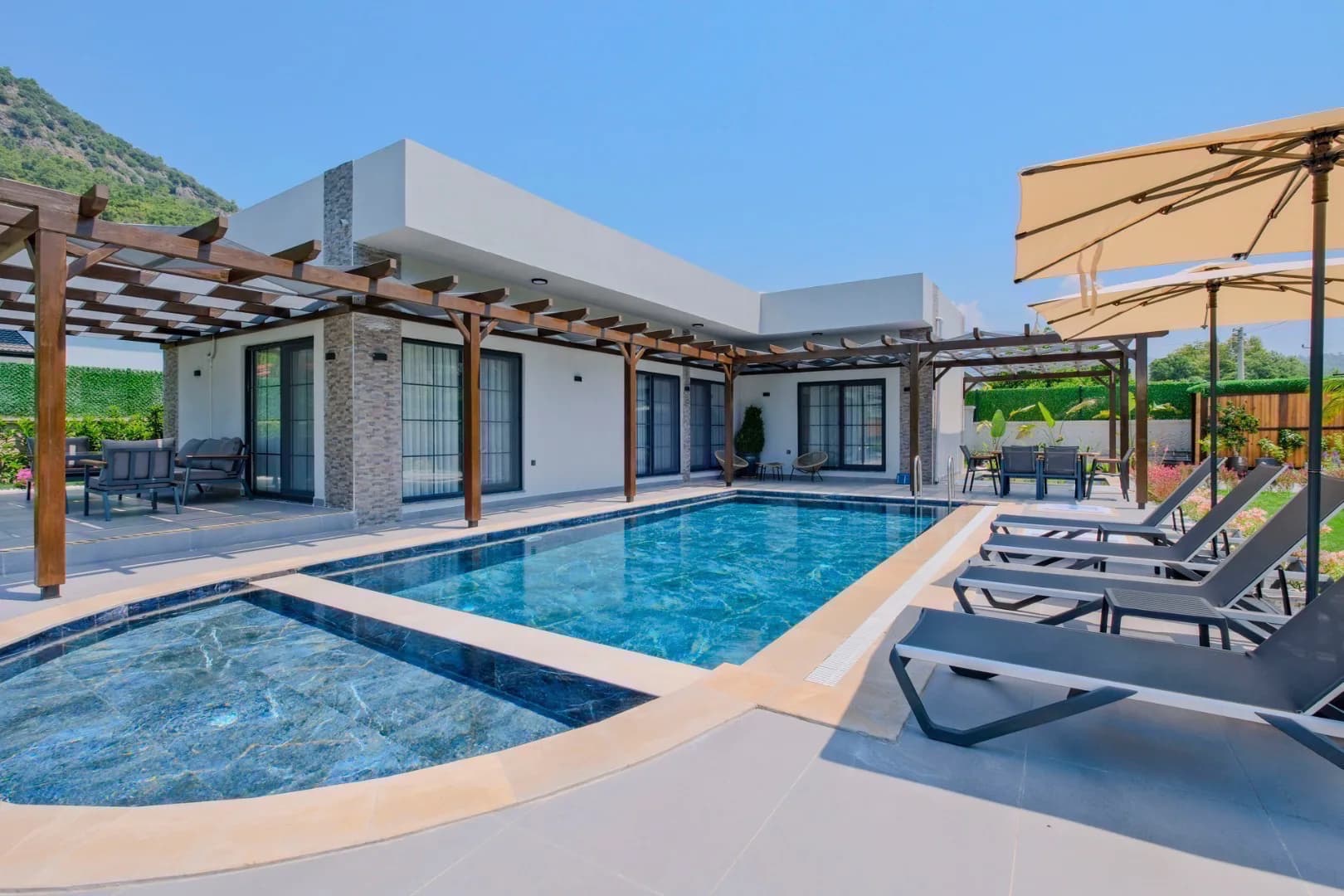 Fethiye İnlice'de Yeşillikler İçerisinde, Özel Havuzlu, Saunalı Villa görsel 2