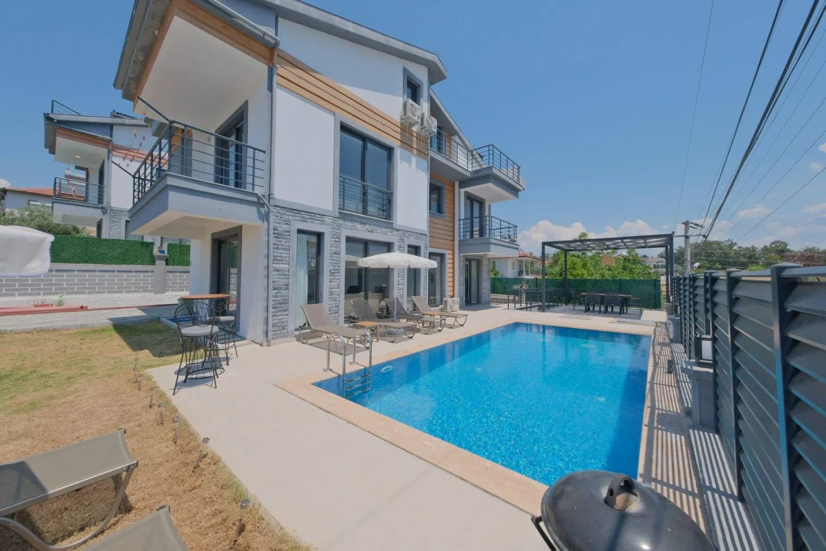 Fethiye Çiftlik'te Geniş Alanlara Sahip, Özel Havuzlu, Kiralık Villa görsel 3