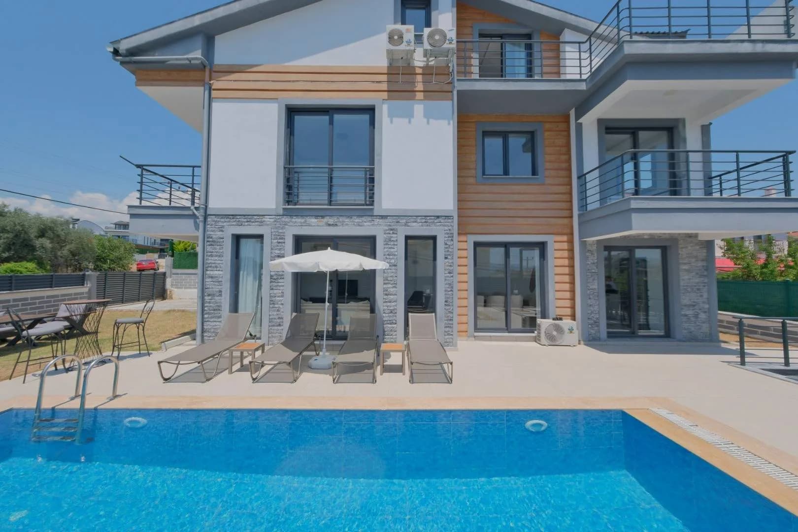 Fethiye Çiftlik'te Geniş Alanlara Sahip, Özel Havuzlu, Kiralık Villa görsel 1