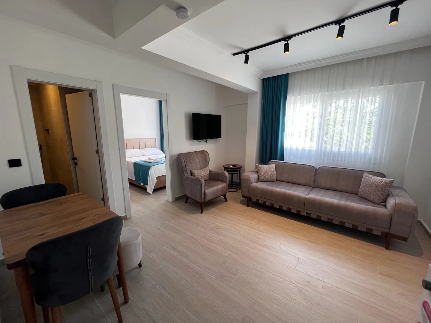 Fethiye Kesikkapı'da Nezih Konumda, Modern, 1+1 Apart görsel 2