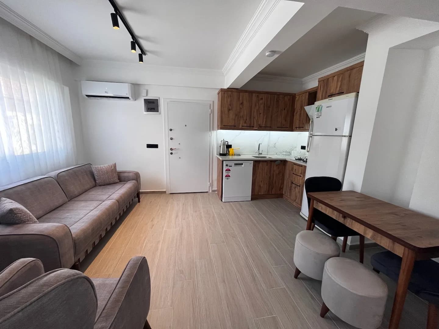 Fethiye Kesikkapı'da Nezih Konumda, Modern, 1+1 Apart görsel 3