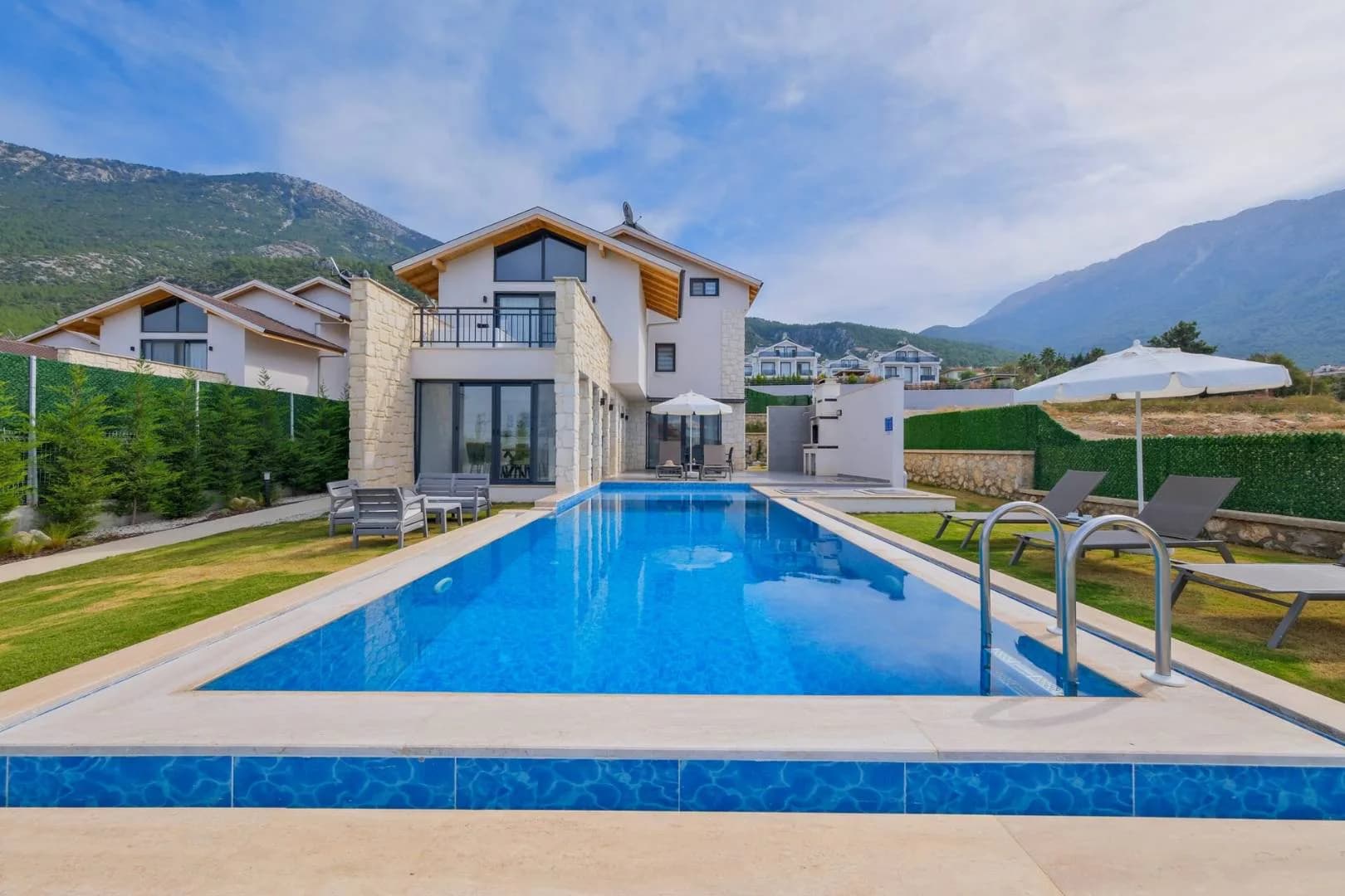 Fethiye Ölüdeniz'de Kalabalık Ailelere Uygun, Özel Havuzlu, Kiralık Villa görsel 1
