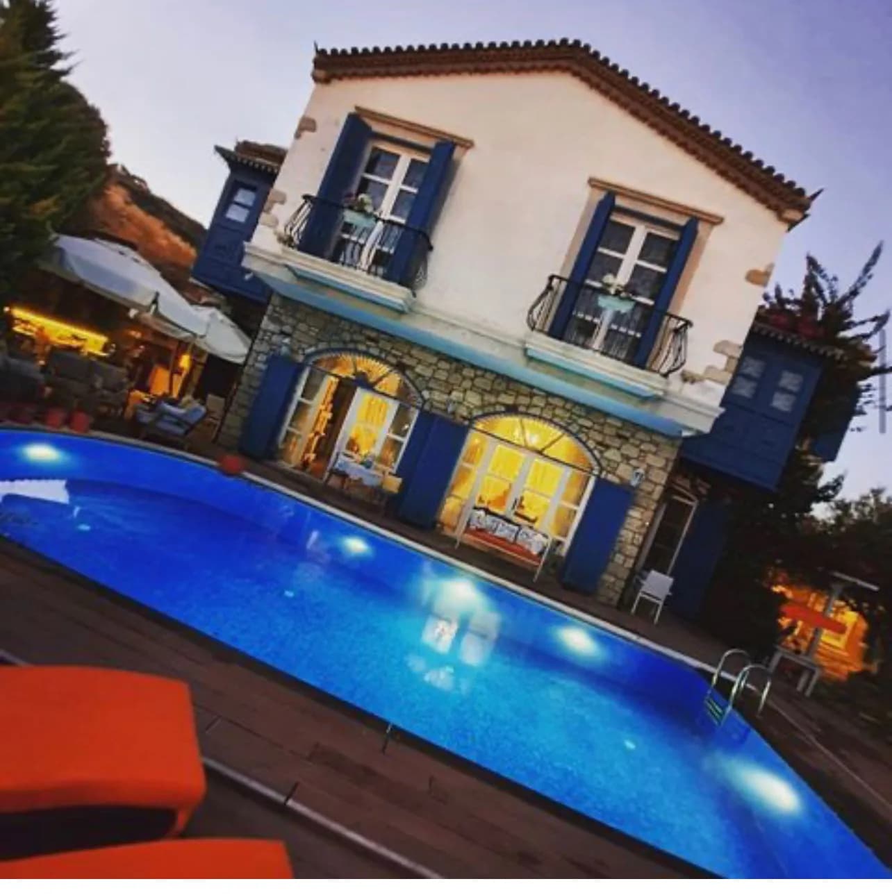 İzmir Çeşme'de Harika Doğa İçerisinde, Özel Havuzlu, Lüks Villa görsel 1