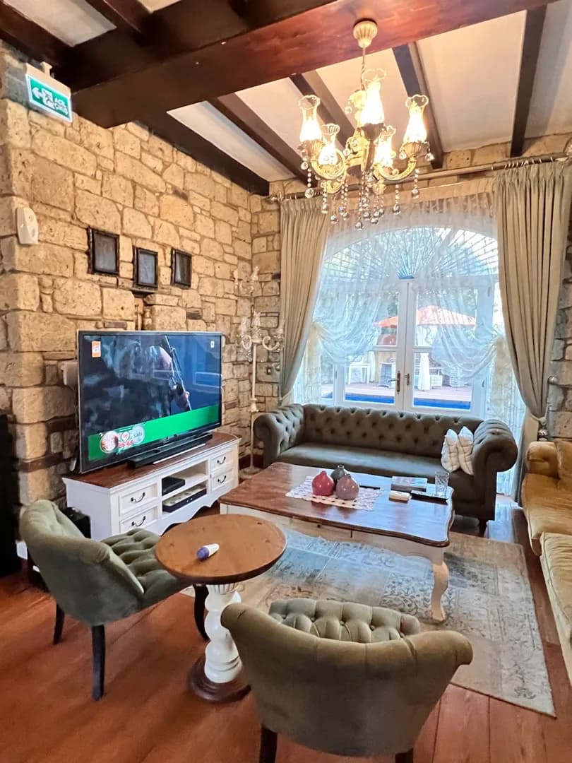 İzmir Çeşme'de Harika Doğa İçerisinde, Özel Havuzlu, Lüks Villa görsel 2
