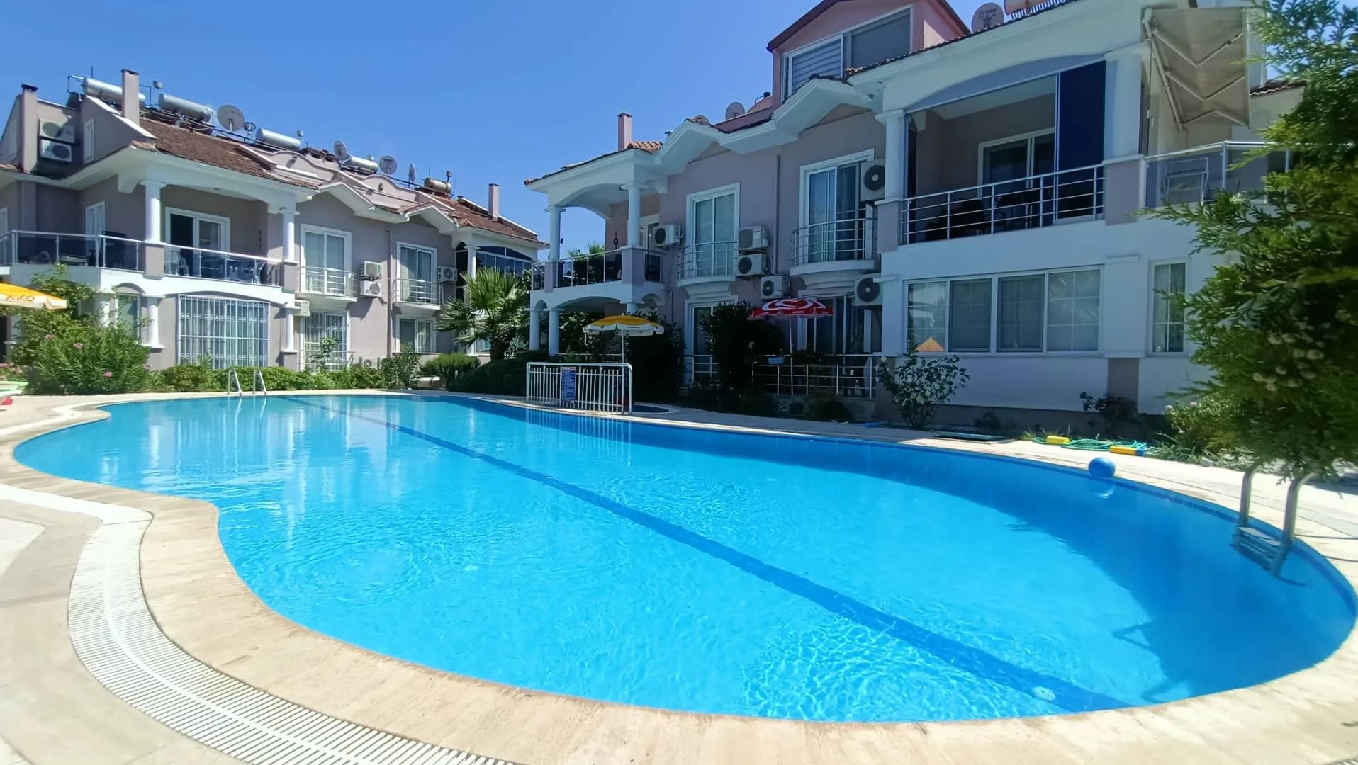 Fethiye Ölüdeniz'de Nezih Konumda, Ortak Havuzlu, Kiralık Suite görsel 1