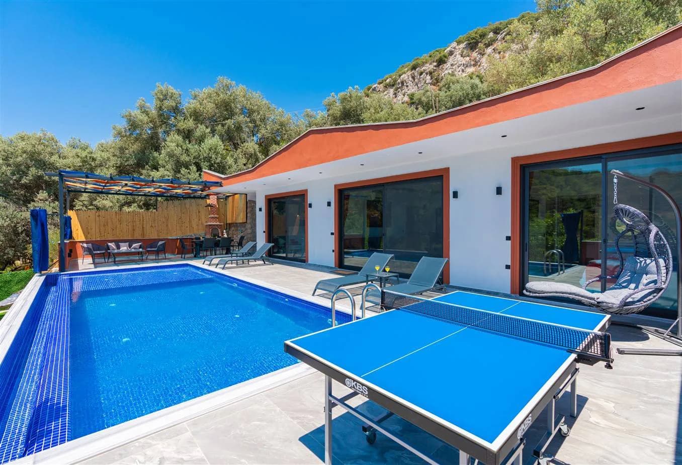 Kaş İslamlar'da Çekirdek Ailelere Uygun, Modern Tasarımlı Villa görsel 1