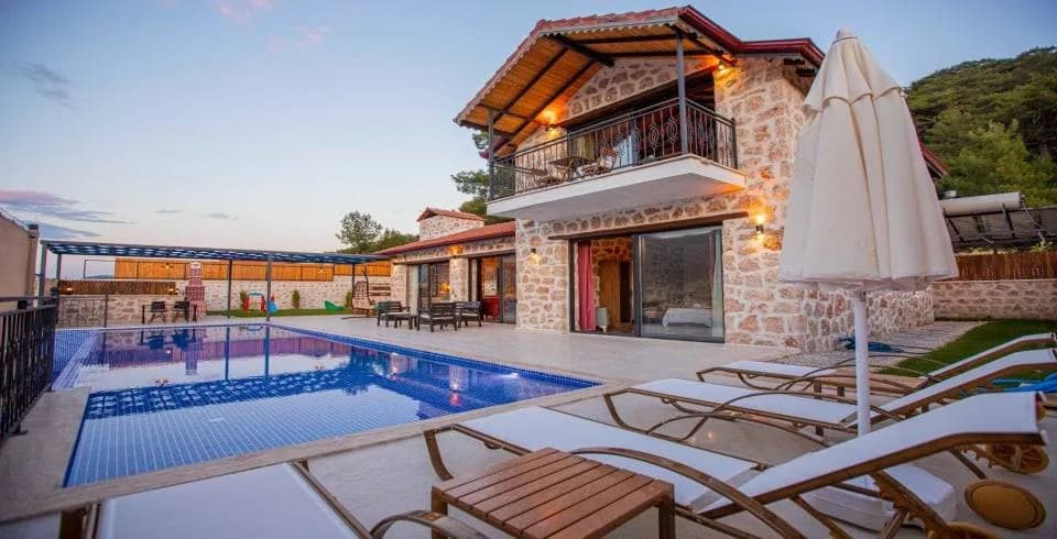 Kaş Sarıbelen'de Otantik Tasarımlı, Özel Havuzlu, 4 Kişilik Villa görsel 2