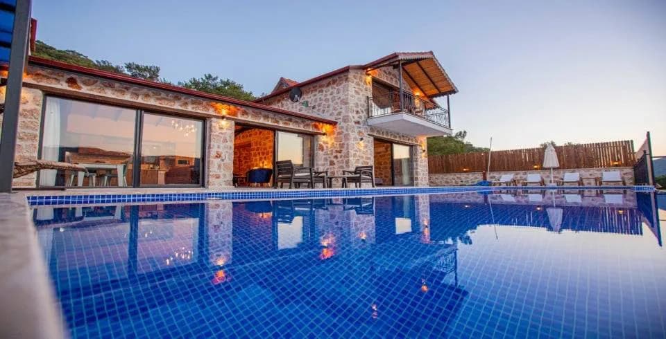 Kaş Sarıbelen'de Otantik Tasarımlı, Özel Havuzlu, 4 Kişilik Villa görsel 1