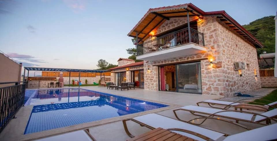 Kaş Sarıbelen'de Otantik Tasarımlı, Özel Havuzlu, 4 Kişilik Villa görsel 3