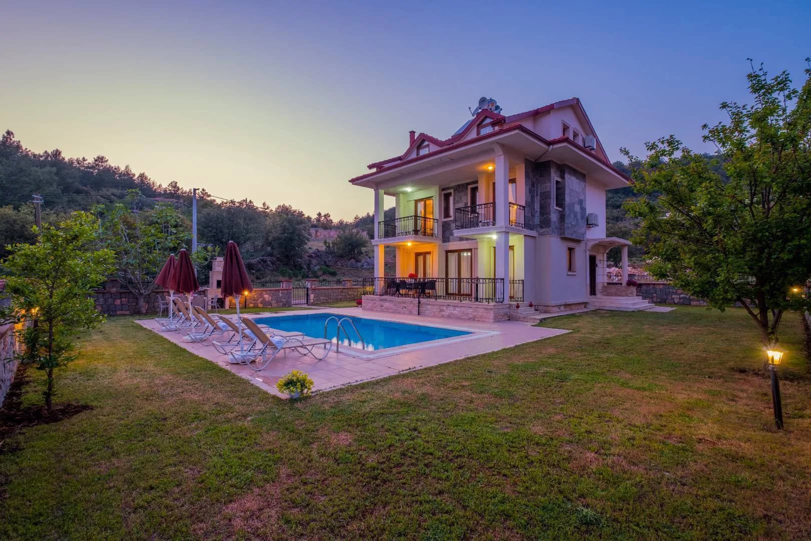 Fethiye Ölüdeniz'de Muhteşem Doğa Manzaralı, Özel Havuzlu, Lüks Villa görsel 3
