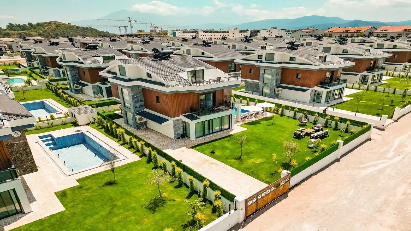 Muğla Fethiye'de Geniş Bahçeli, Özel Havuzlu, Lüks Villa görsel 1