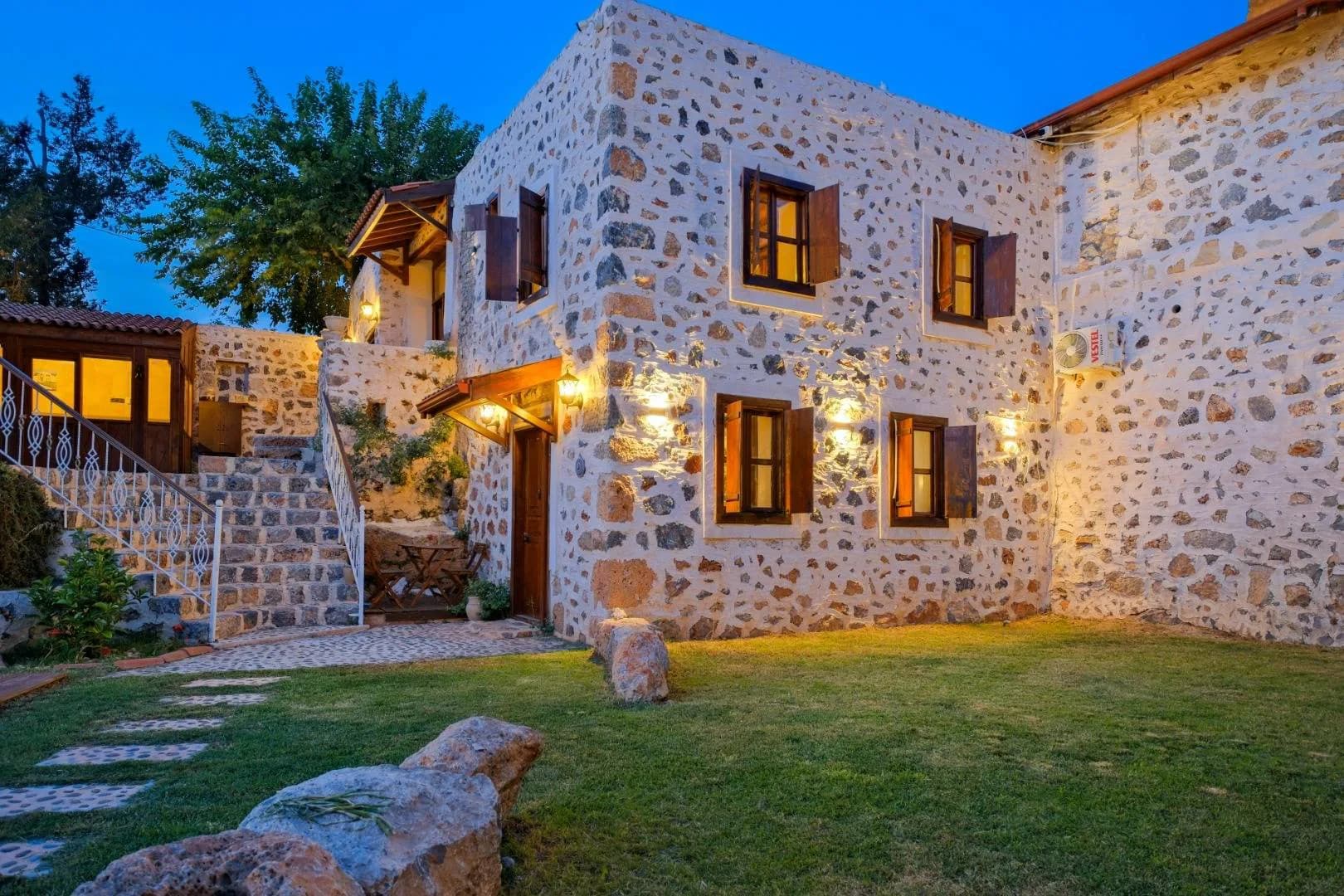 Fethiye Kayaköy'de Geniş Alanlara Sahip, Özel Havuzlu, Otantik Villa görsel 1