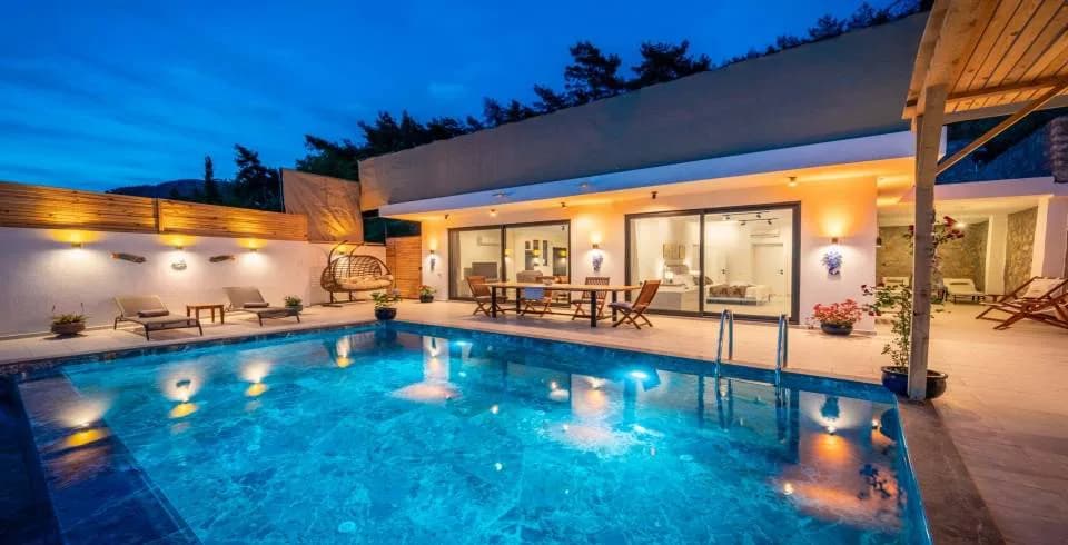 Kaş Üzümlü'de Sakin Konumda, Özel Havuzlu, Kiralık Balayı Villası görsel 1
