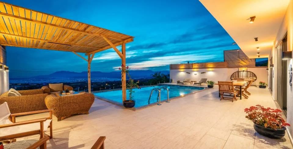 Kaş Üzümlü'de Sakin Konumda, Özel Havuzlu, Kiralık Balayı Villası görsel 3