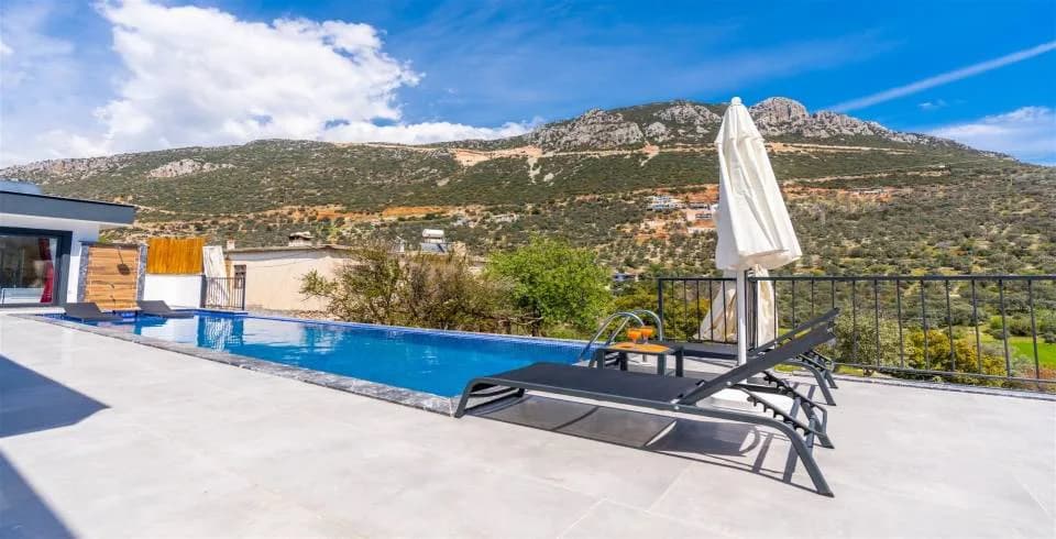 Kaş Bezirgan'da Sakin Konumda, Özel Havuzlu, Modern Villa görsel 3