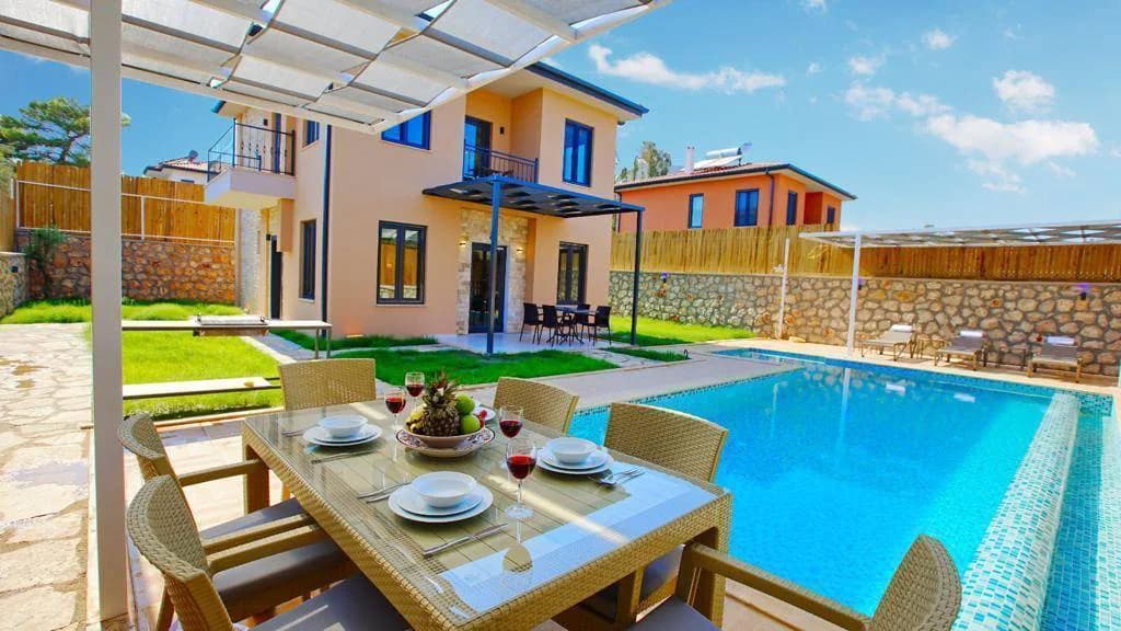 Kaş Gelemiş'te Elverişli Konumda, Özel Havuzlu, Bahçeli Villa görsel 3