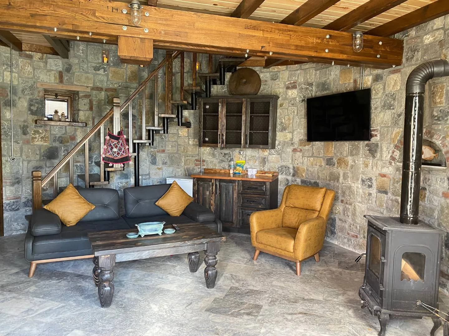 Sapanca Yanık'ta Doğanın Kucağında, Tesis İçerisinde, Kiralık Taş Ev görsel 3