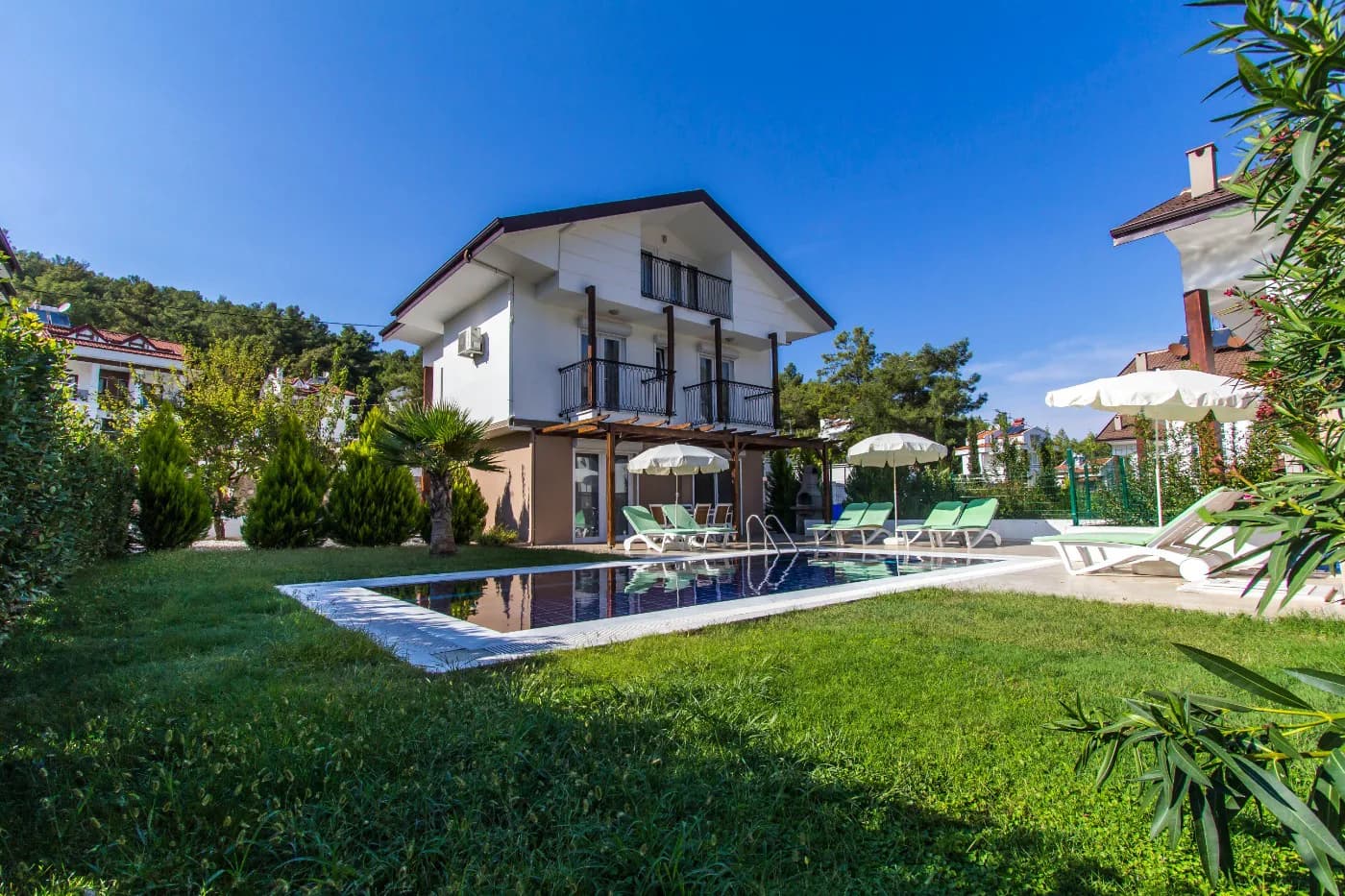Fethiye Ölüdeniz'de Geniş Bahçeli, Özel Havuzlu, 8 Kişilik Villa görsel 1