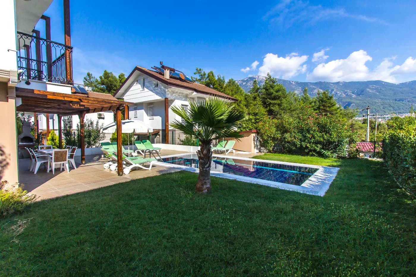Fethiye Ölüdeniz'de Geniş Bahçeli, Özel Havuzlu, 8 Kişilik Villa görsel 3