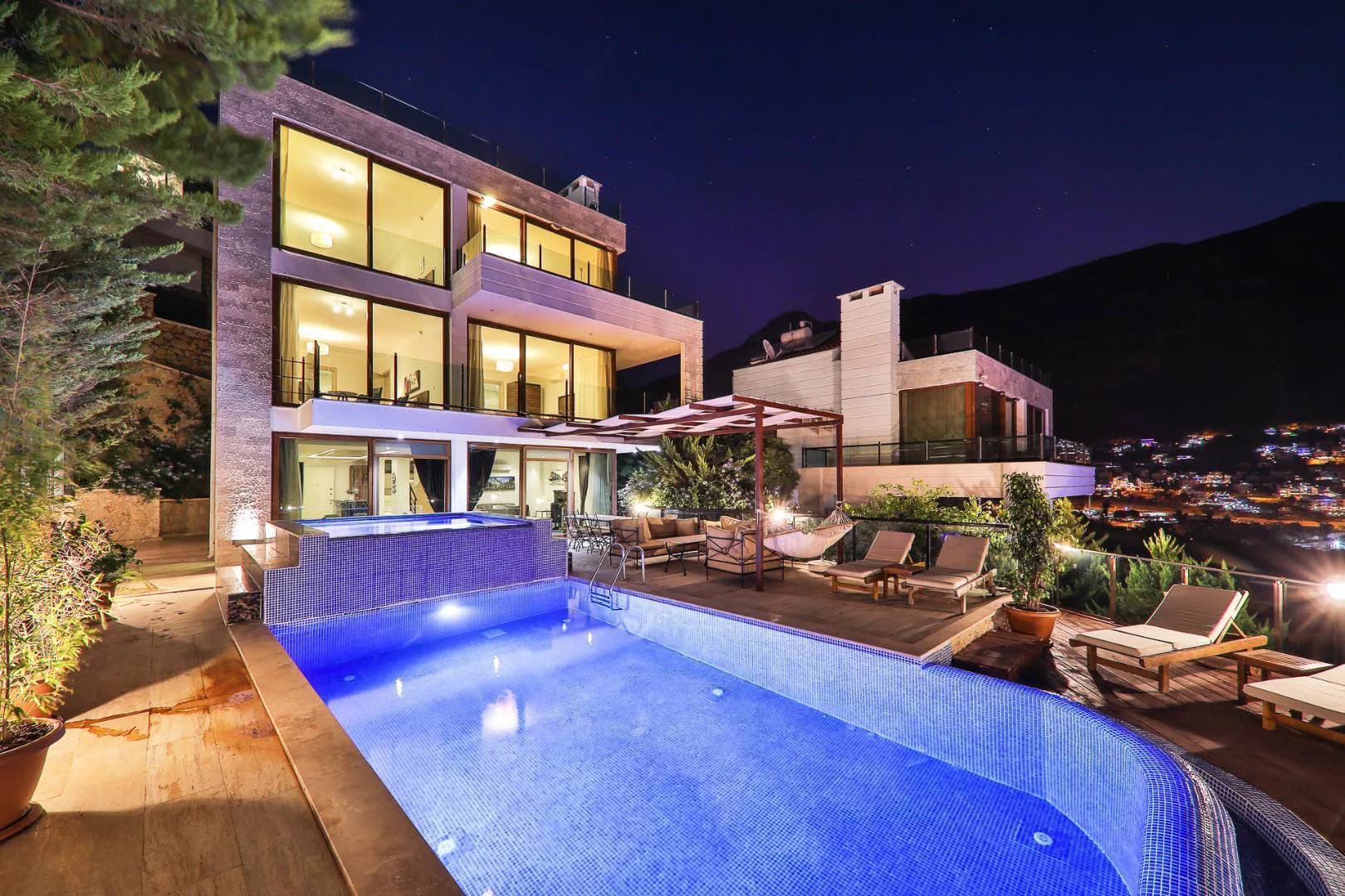 Kaş Kalkan'da Isıtmalı Havuzlu, Deniz Manzaralı, Lüks Villa görsel 1