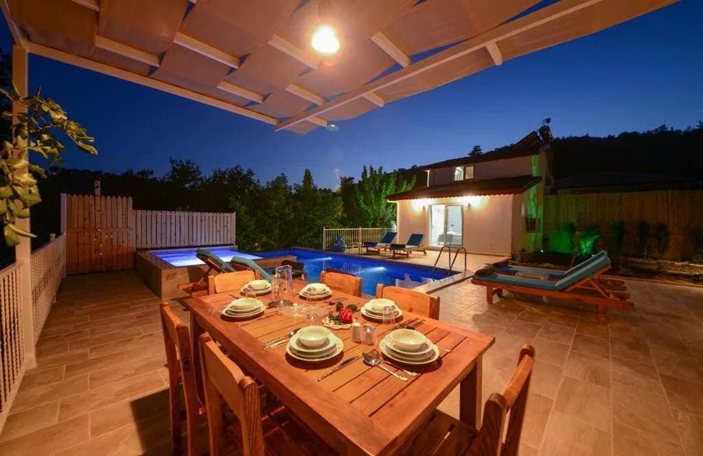 Kaş İslamlar'da Sakin Konumda, Özel Havuzlu, 3+1 Villa görsel 1