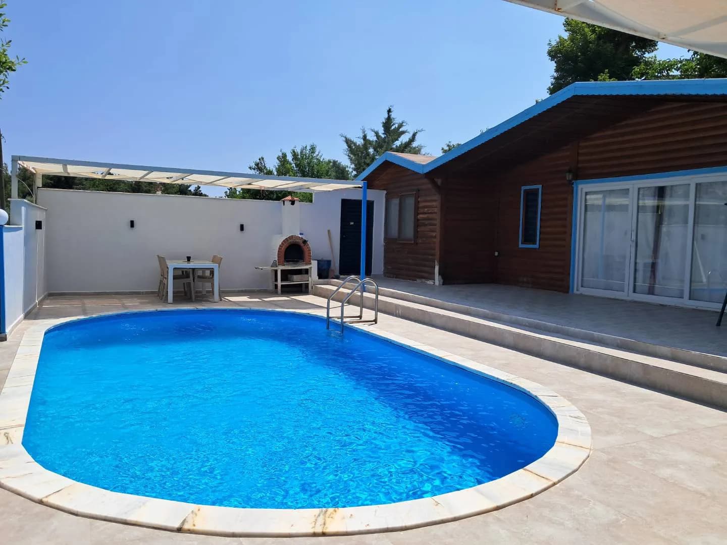 Kaş İslamlar'da Ahşap Mimarili, Korunaklı, Özel Havuzlu Kiralık Villa görsel 3