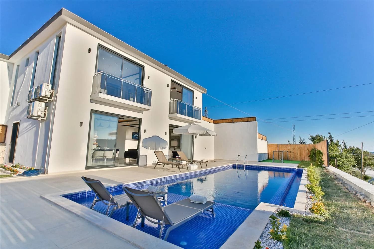Kalkan Kınık'ta Doğa İçerisinde, Özel Havuzlu, Modern Villa görsel 3