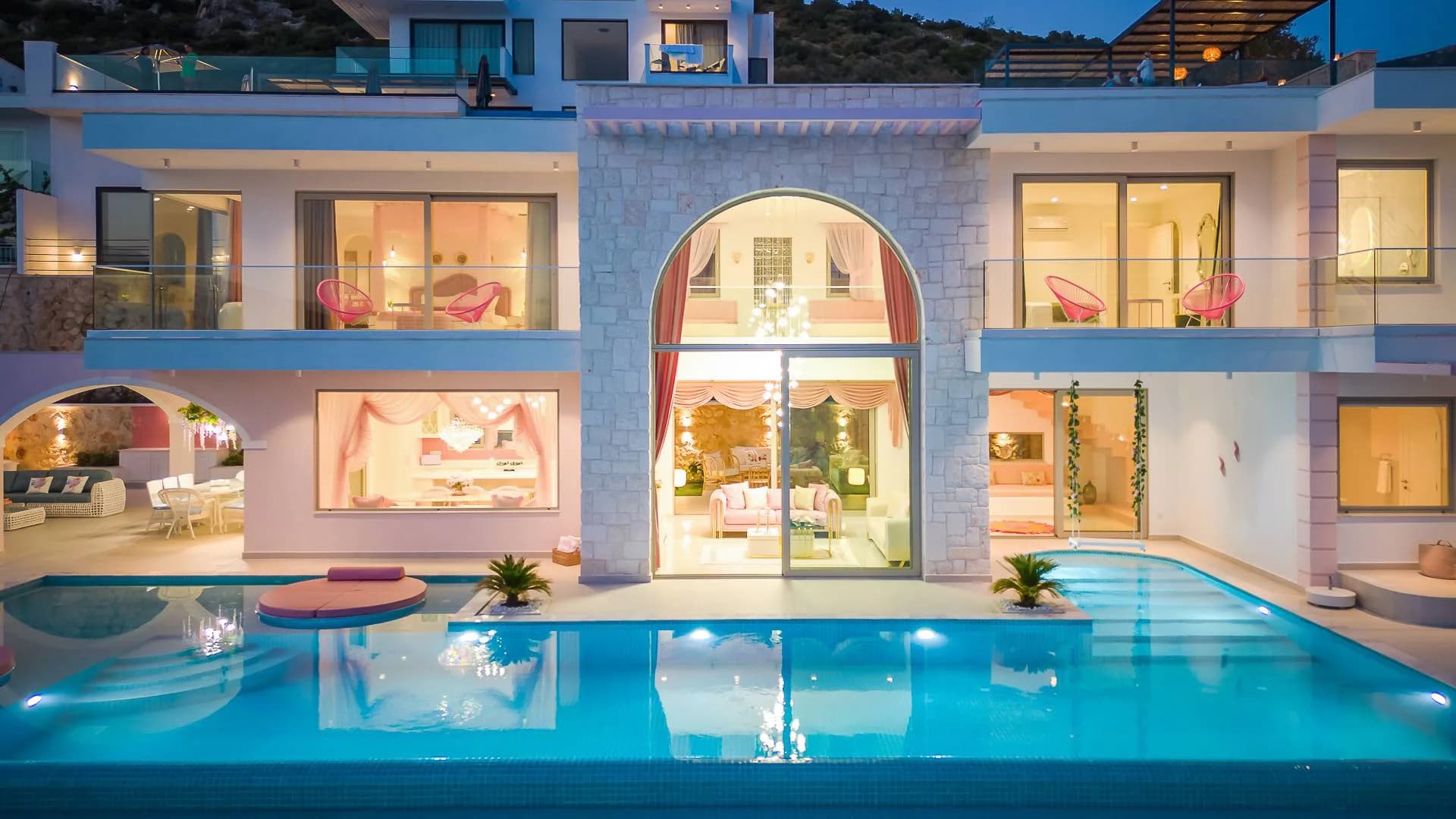 Kalkan Kalamar'da Geniş Ailelere Uygun, Özel Havuzlu, Manzaralı Villa görsel 2