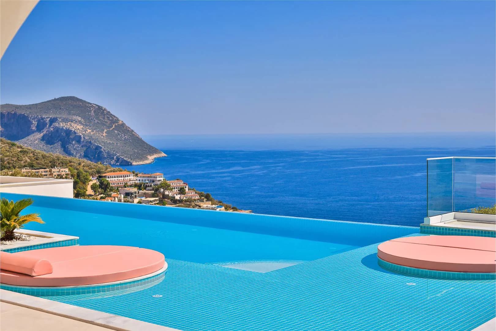 Kalkan Kalamar'da Geniş Ailelere Uygun, Özel Havuzlu, Manzaralı Villa görsel 1