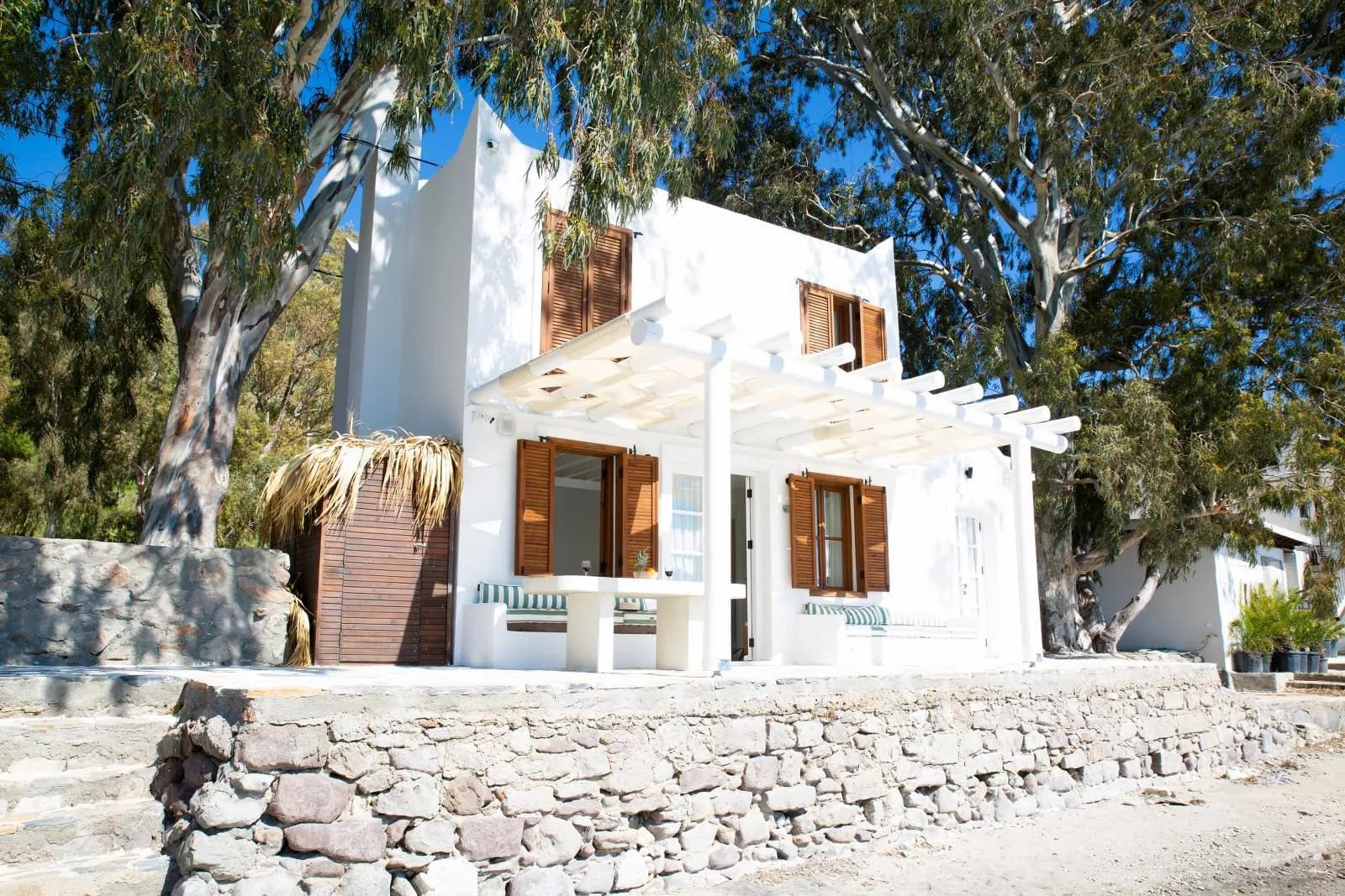 Bodrum Akyarlar'da Denize Sıfır, Modern Tasarıma Sahip, Otantik Villa görsel 1