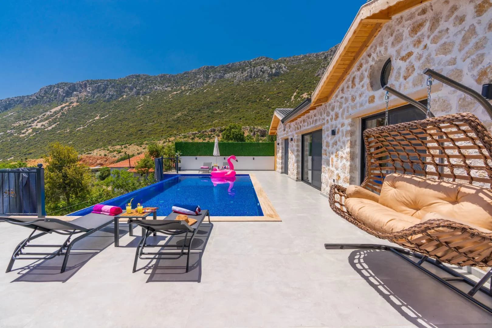 Kaş Bezirgan'da Doğa Manzaralı, Sonsuzluk Havuzlu, Jakuzili Villa görsel 3