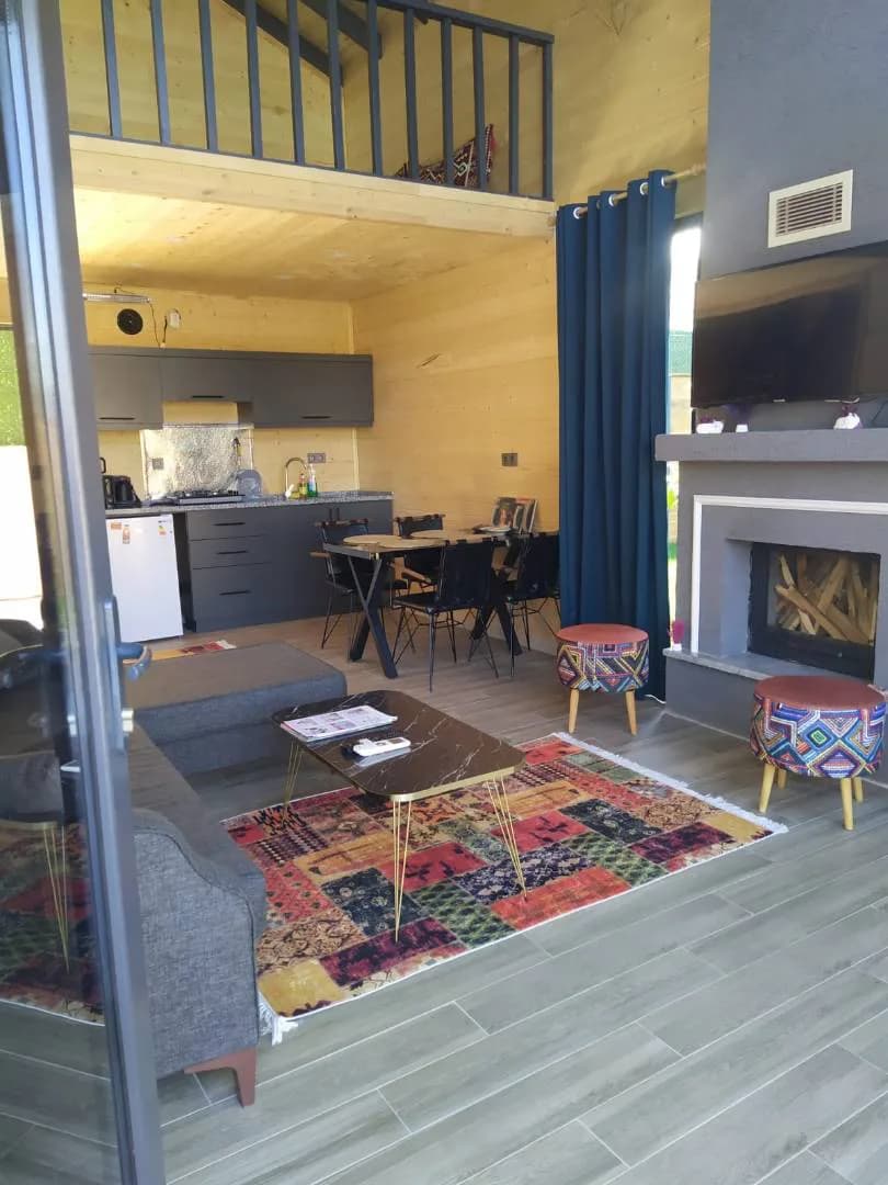 Sapanca'da Çekirdek Ailelere Uygun, Isıtmalı Havuzlu, Kiralık Bungalov görsel 3