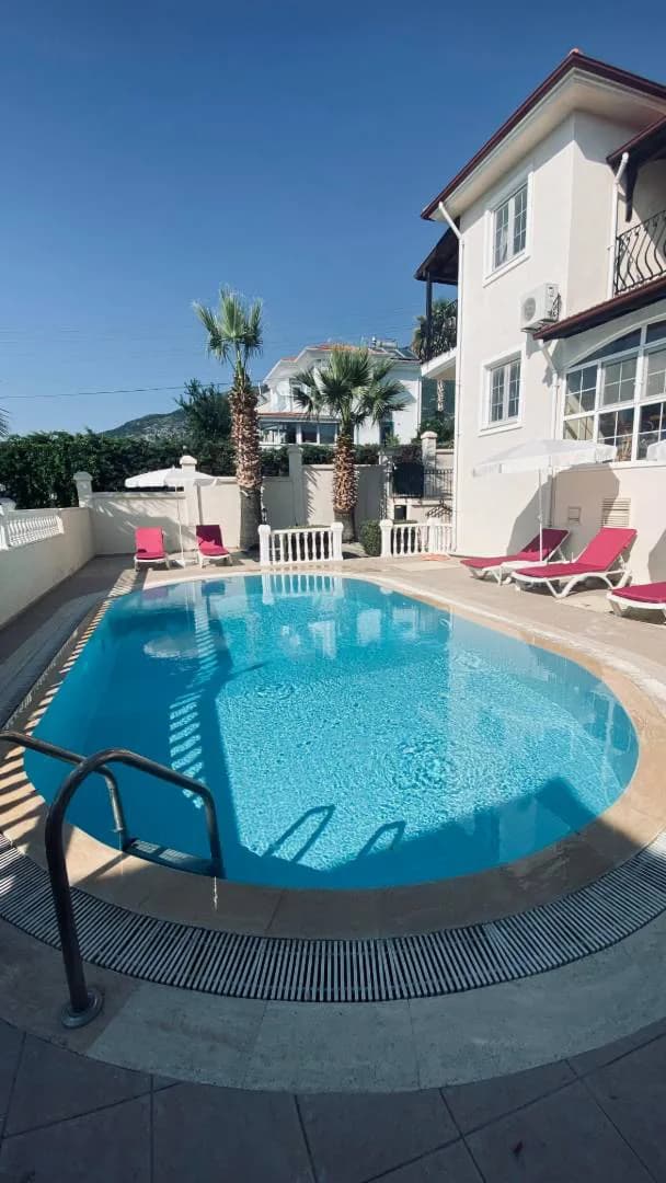 Fethiye Ölüdeniz'de Merkezi Konumda, Özel Havuzlu, Lüks Villa görsel 1