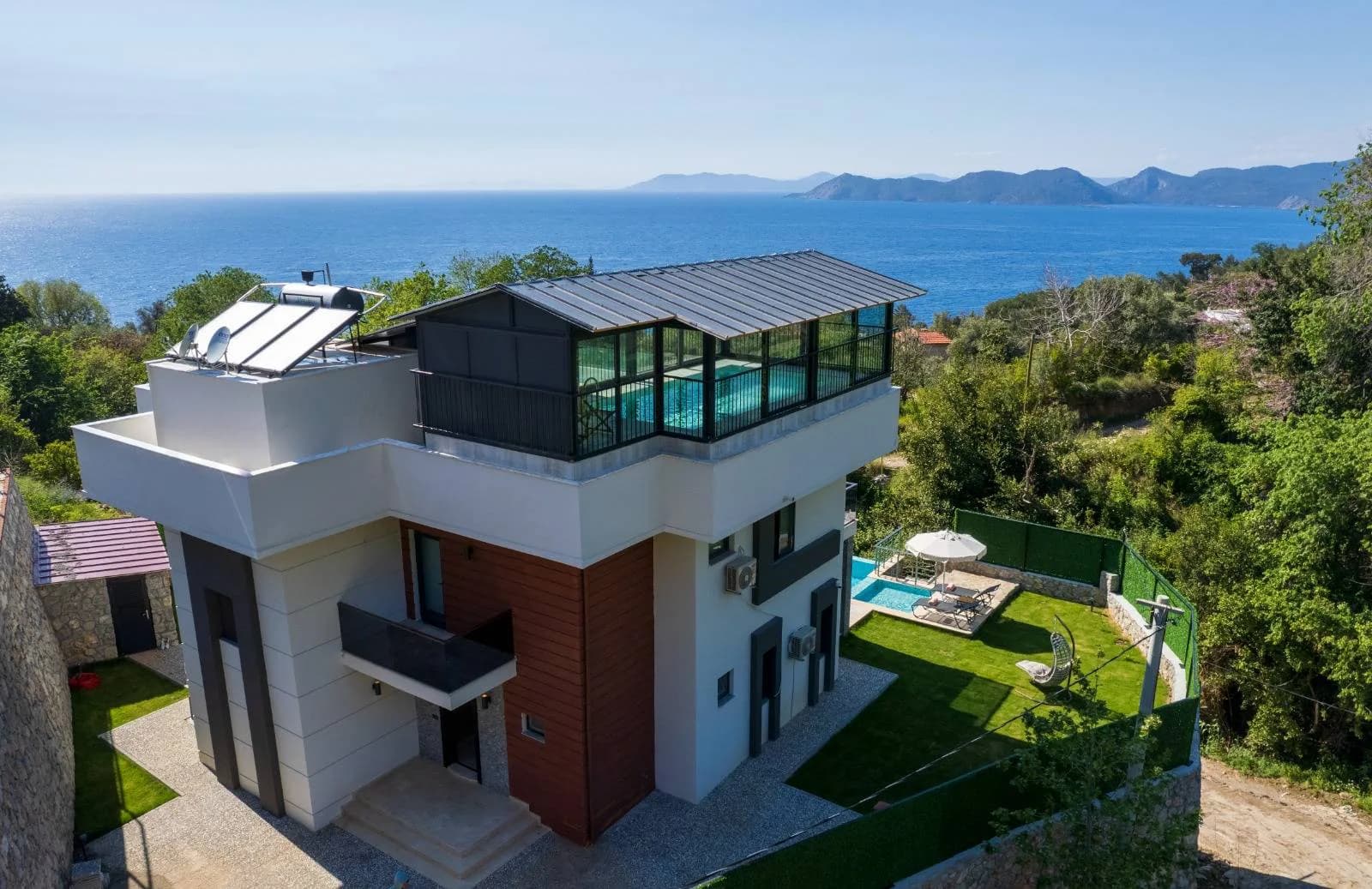 Fethiye Faralya'da Deniz Manzaralı, Isıtmalı Havuzlu, Lüks Villa görsel 2