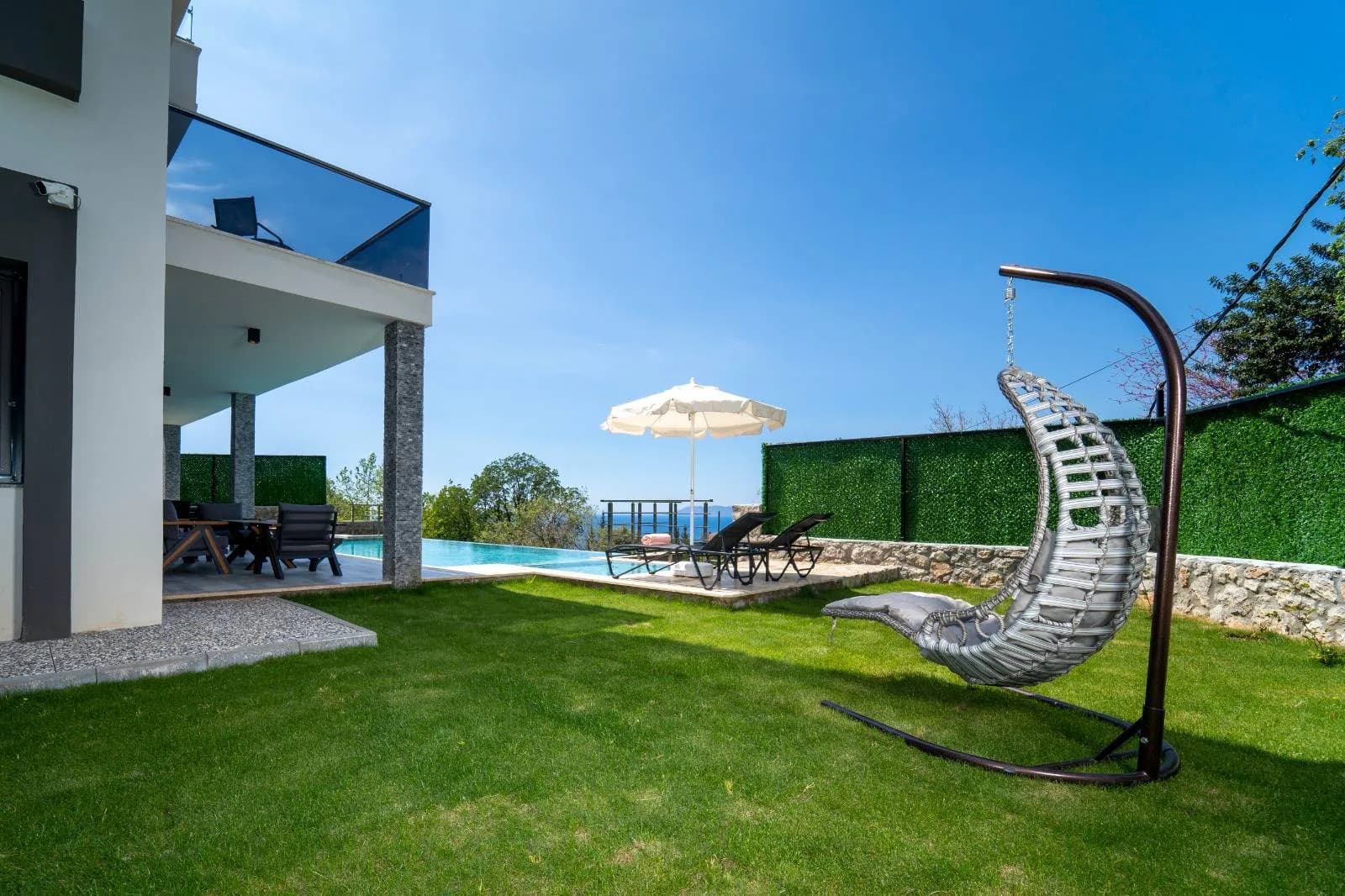 Fethiye Faralya'da Deniz Manzaralı, Isıtmalı Havuzlu, Lüks Villa görsel 3