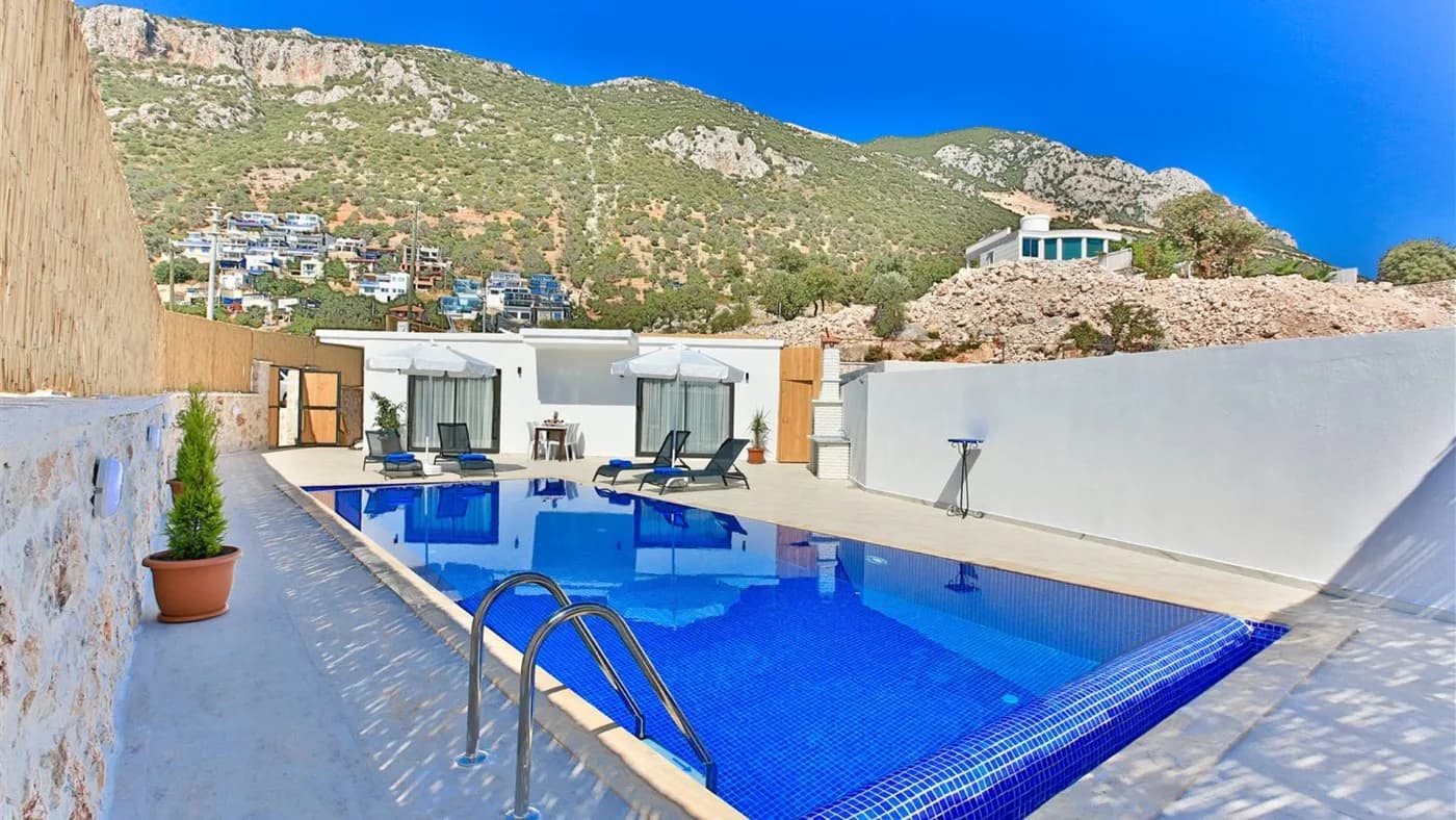 Kaş Bezirgan'da Merkeze Yakın, Özel Havuzlu, Jakuzili Villa görsel 1