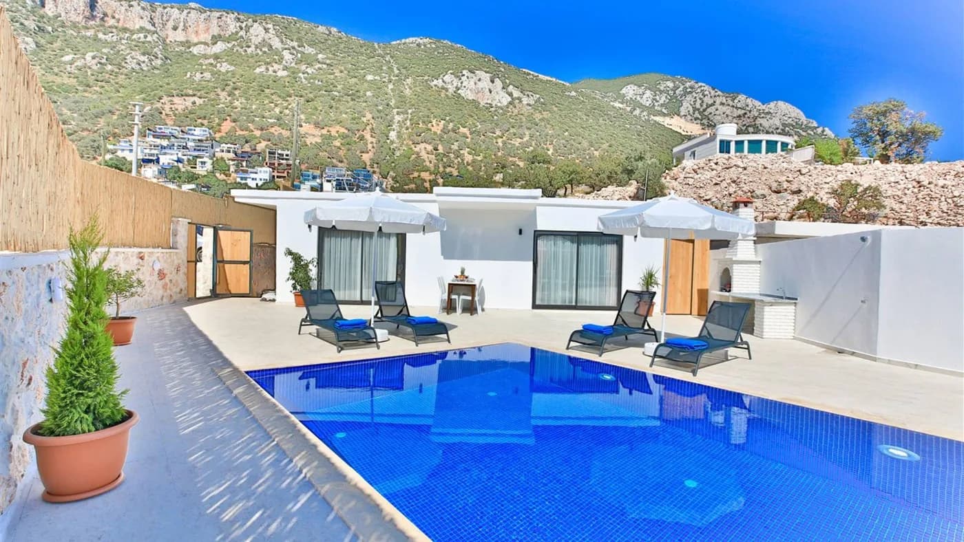 Kaş Bezirgan'da Merkeze Yakın, Özel Havuzlu, Jakuzili Villa görsel 3
