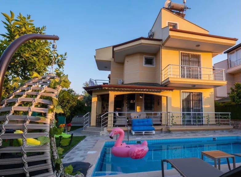 Fethiye Babataşı'nda Merkezi Konumda, Özel Havuzlu, Kiralık Lüks Villa görsel 1