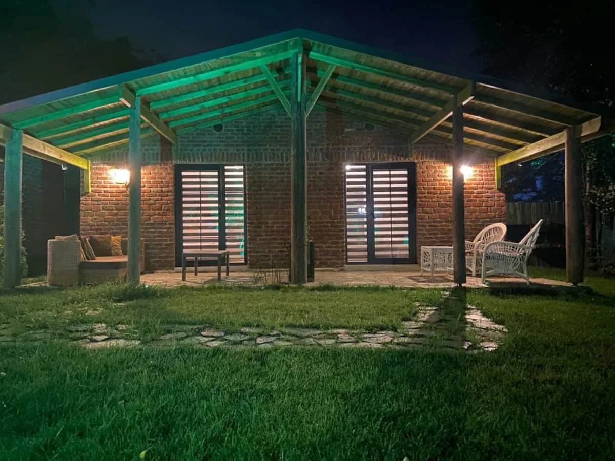 Sakarya Sapanca'da Verandalı, Ortak Geniş Bahçeli, Kiralık Ağaç Ev görsel 1