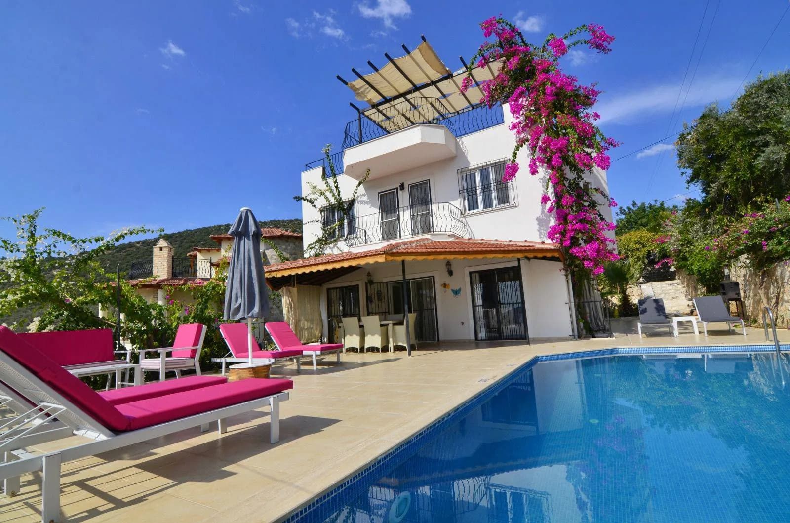 Kaş Kalkan'da Deniz Manzaralı, 8 Kişilik, Muhafazakar Villa görsel 1