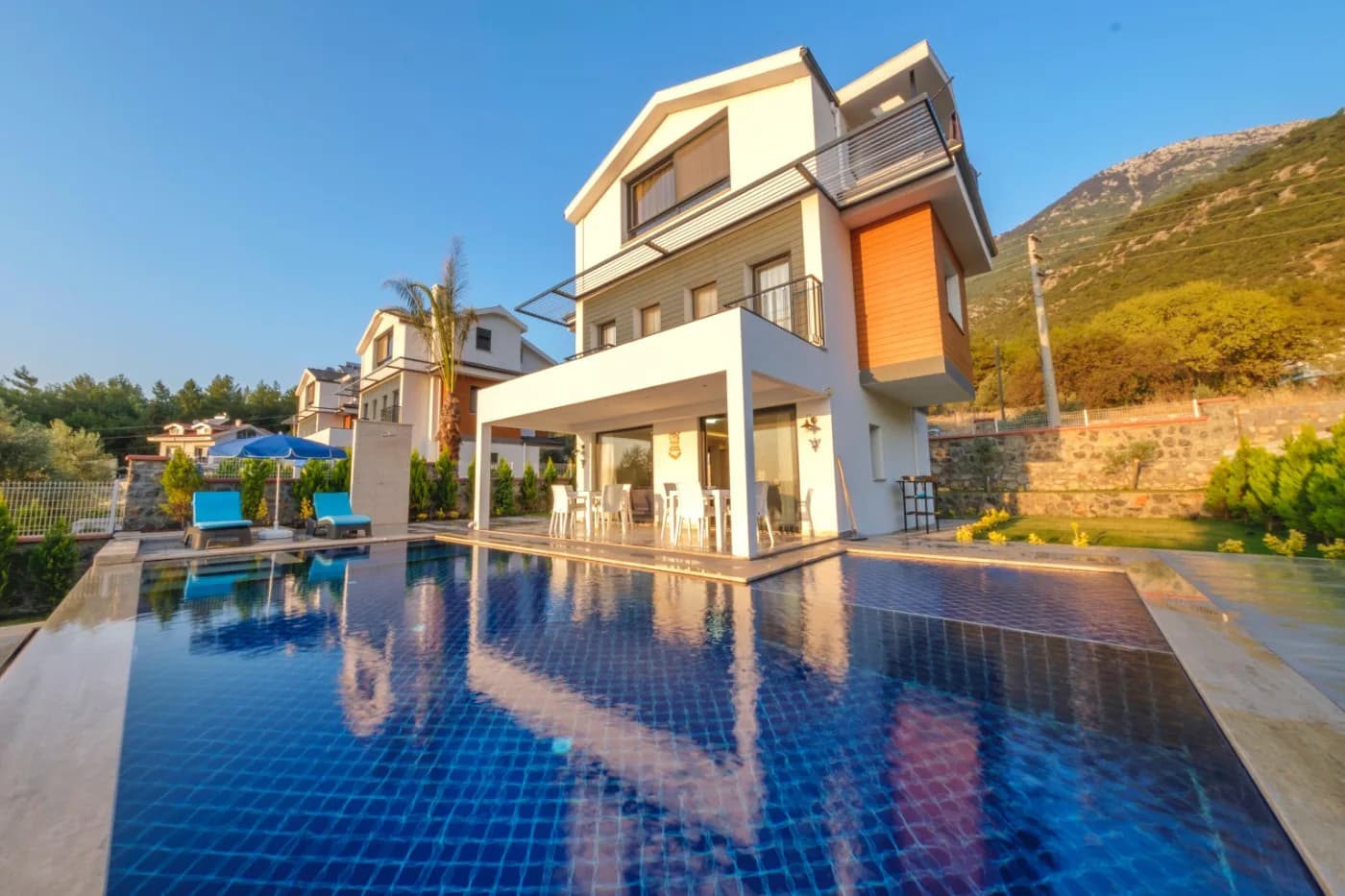 Ölüdeniz'de Modern Mimarili, Özel Havuzlu, Jakuzili, Kiralık Villa görsel 3