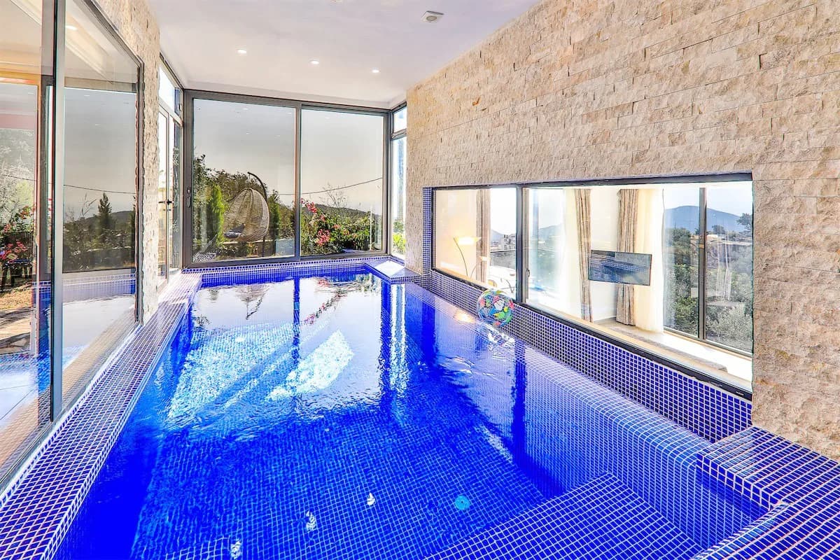 Kaş Bezirgan'da Merkezi Konumda, Isıtmalı Havuzlu, Kiralık Villa görsel 1