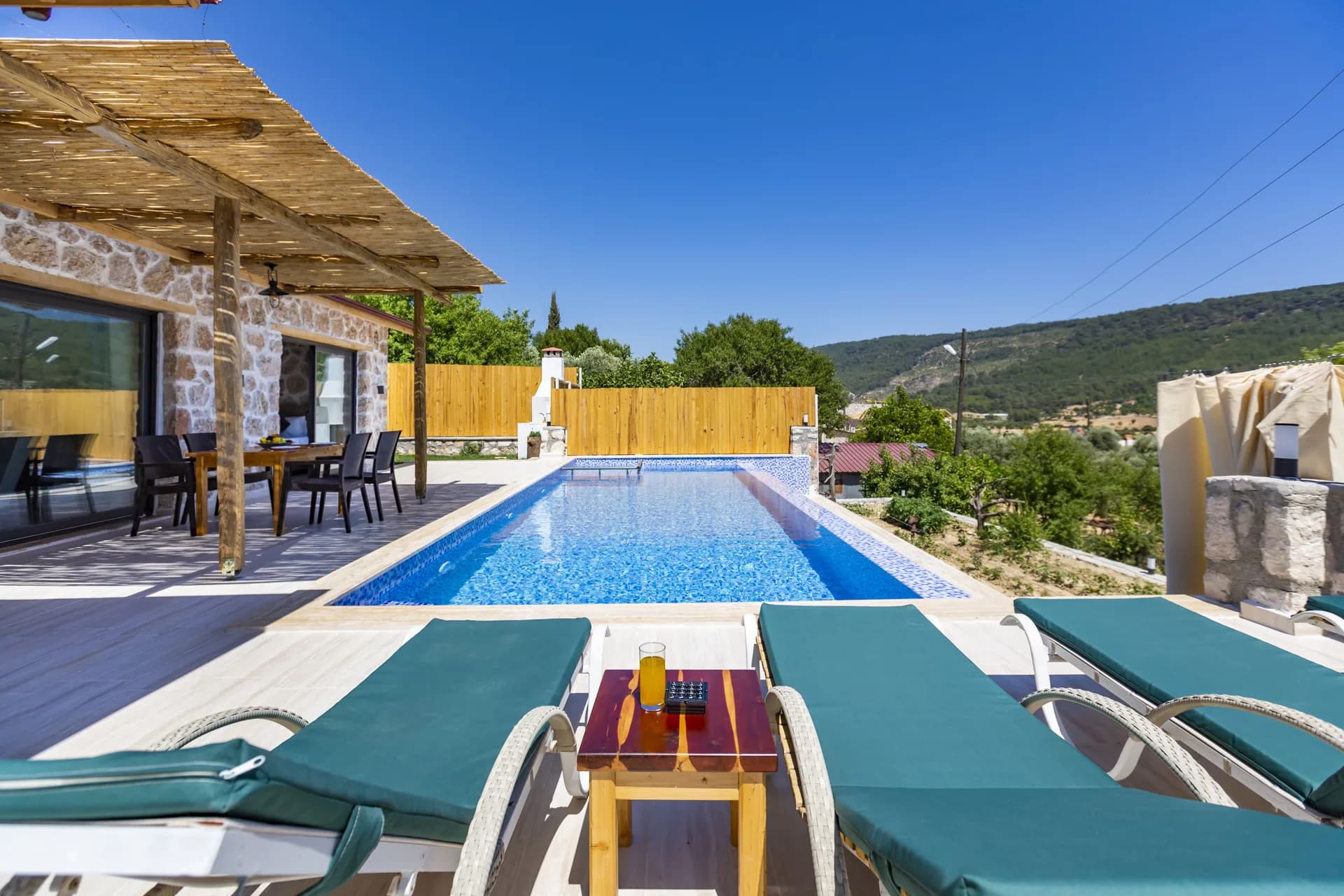 Kaş Sarıbelen'de Çekirdek Ailelere Uygun, Özel Havuzlu, Taş Villa görsel 3